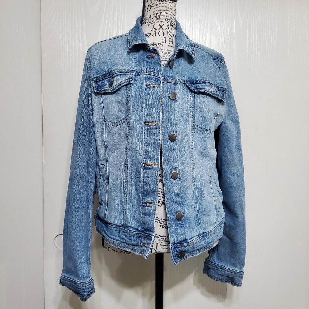Universal Thread Freeborn Jacket Womens M Blue Jean Denim Trucker Button Pockets